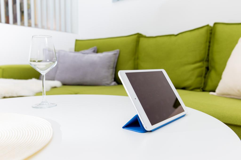 Rafael Kaiser - Aurea Apartment - Contactless 24H Check-In - Wina Ruang foto